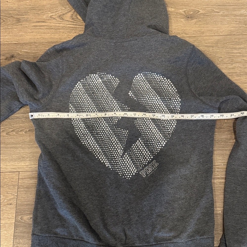 PINK Victoria's Secret Charcoal Heart Sweater - Picture 5 of 5